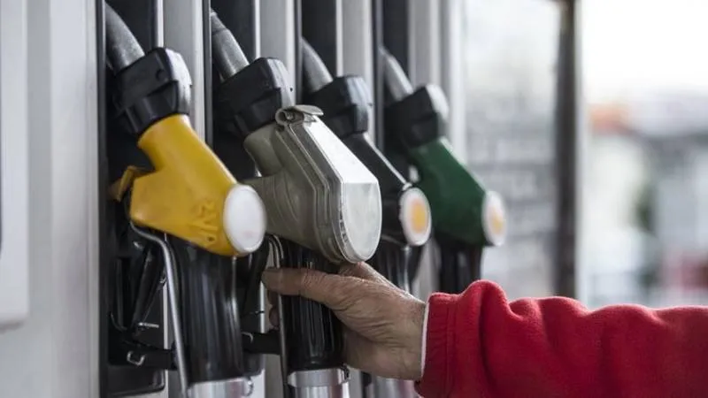 Motorine 6,62 TL zam: Litre fiyatı 100 liraya dayandı