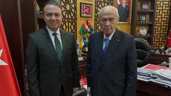 Bahçeli’nin danışmanından tribünlerdeki ‘Öcalan’ sloganına tepki: ‘Bunu ilk bulan kimdir?’